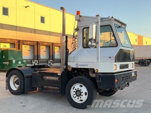 Capacity  터미널 트랙터