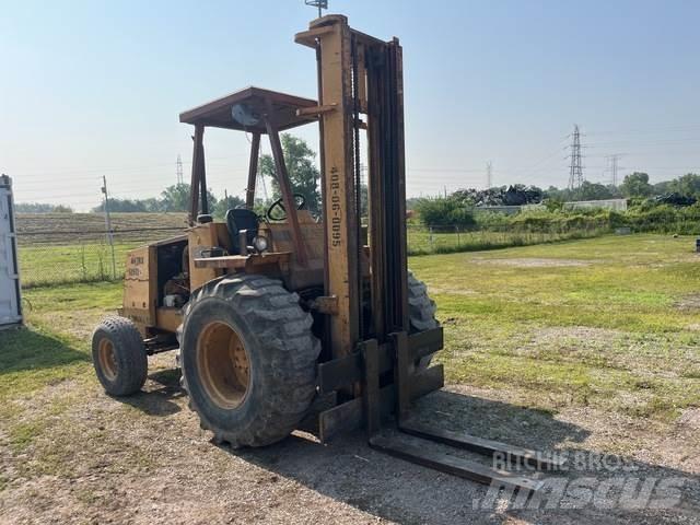 CASE 586E 험지용 트럭