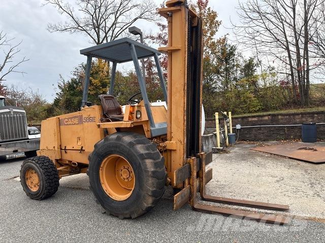 CASE 586E 험지용 트럭