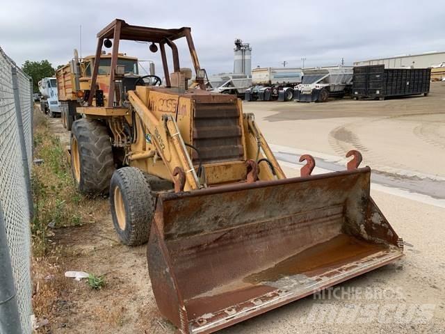 Case IH 480ELL 프론트 로더 및 굴착기