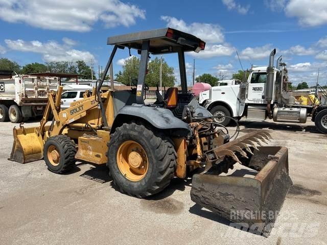 Case IH 570LXT 프론트 로더 및 굴착기