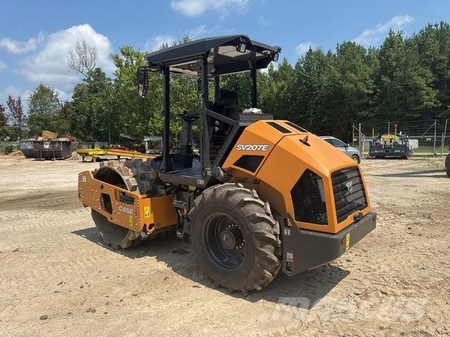 CASE SV207E 싱글 드럼 롤러