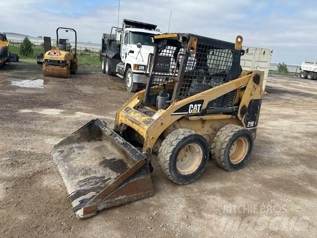 CAT 216  스키드로더