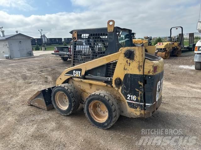 CAT 216  스키드로더