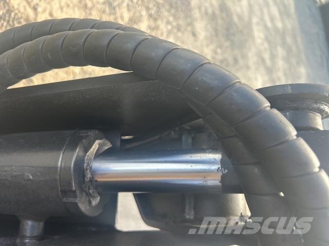 CAT 216B3  스키드로더