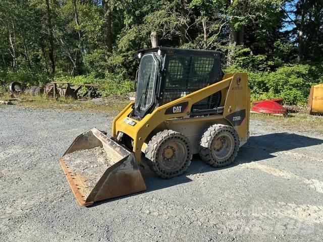CAT 226B3  스키드로더