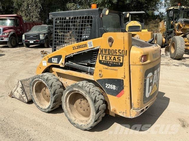CAT 226B3  스키드로더