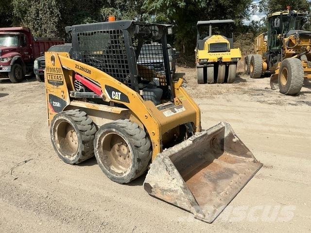 CAT 226B3  스키드로더