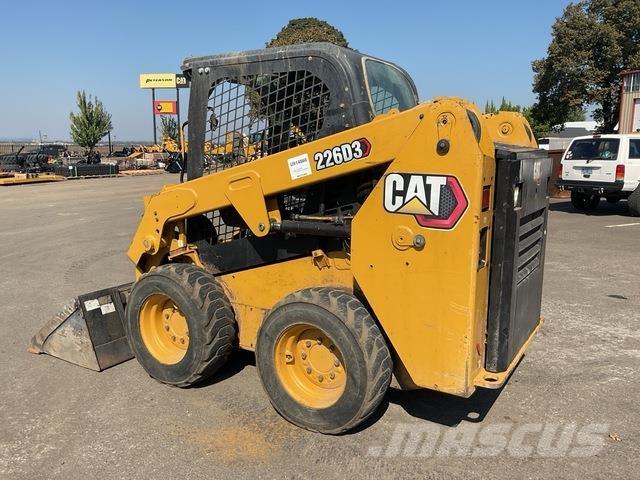 CAT 226D3  스키드로더
