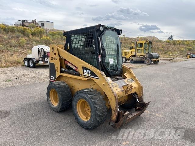 CAT 236  스키드로더