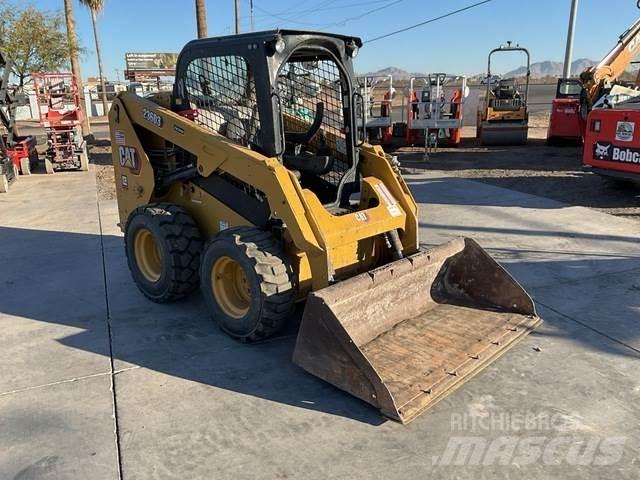 CAT 236D  스키드로더