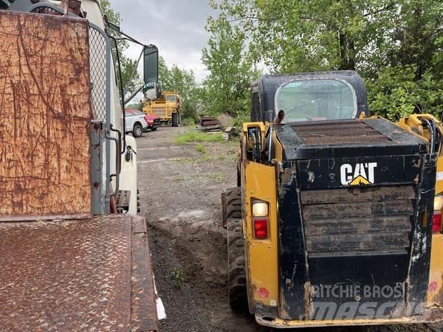 CAT 236D  스키드로더