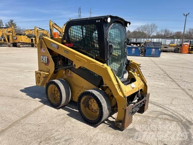 CAT 236D3  스키드로더