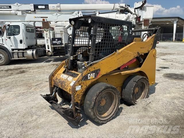 CAT 242B3  스키드로더