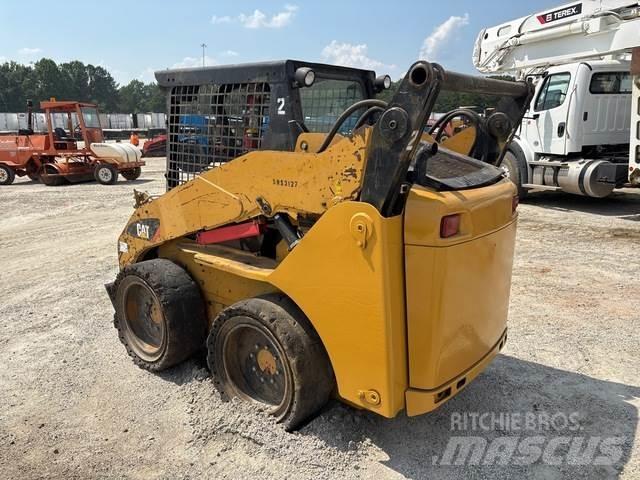 CAT 242B3  스키드로더