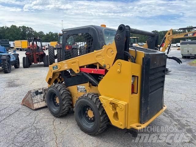 CAT 242D  스키드로더