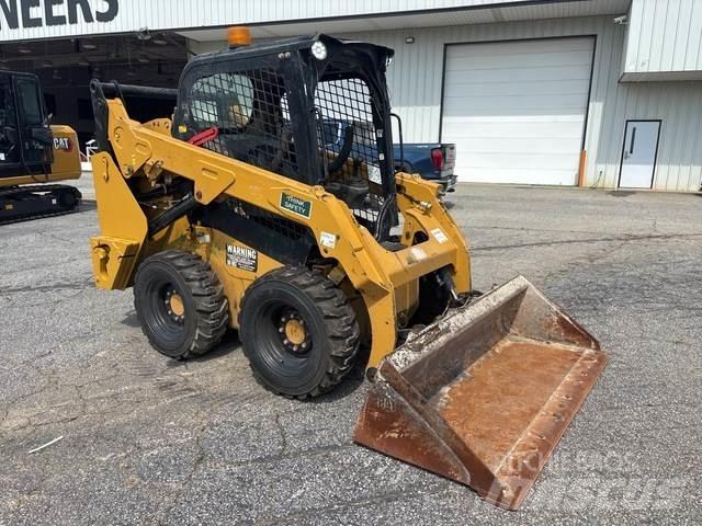 CAT 242D  스키드로더