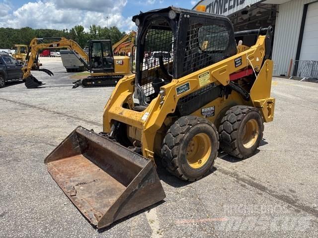 CAT 242D  스키드로더