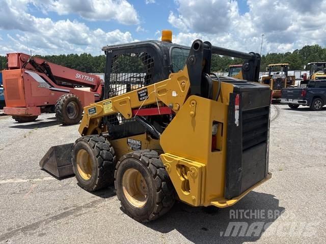 CAT 242D  스키드로더
