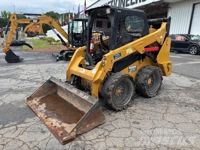 CAT 242D  스키드로더