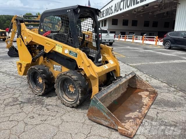 CAT 242D  스키드로더