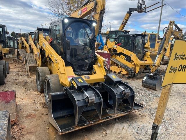 CAT 242D3  스키드로더