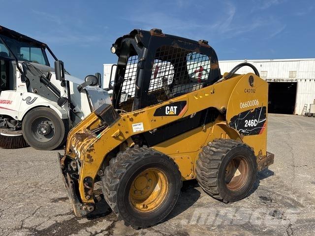 CAT 246C  스키드로더