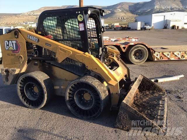 CAT 246D3  스키드로더