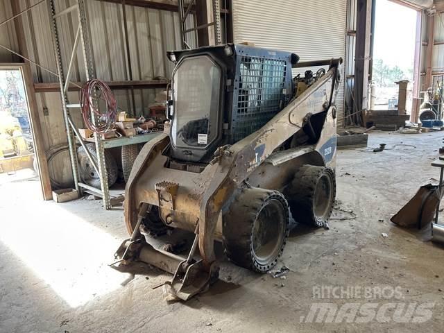 CAT 252B  스키드로더