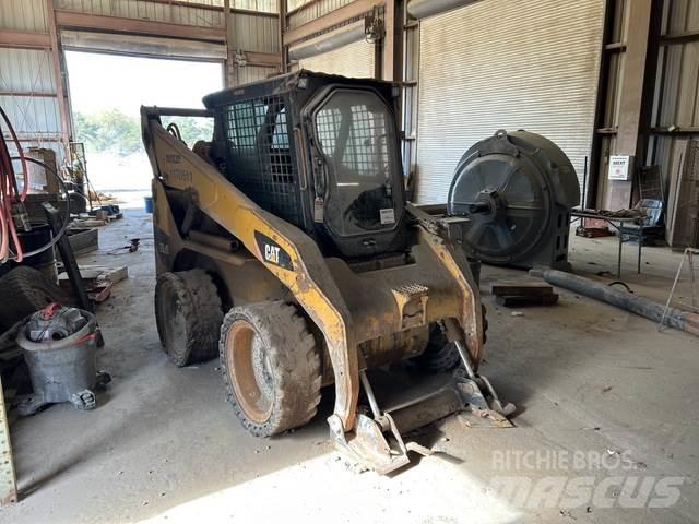 CAT 252B  스키드로더