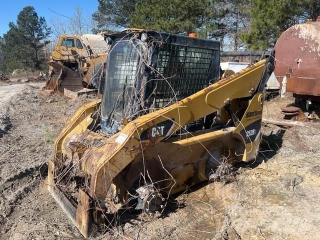 CAT 252B3  스키드로더