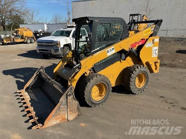 CAT 272D2  스키드로더
