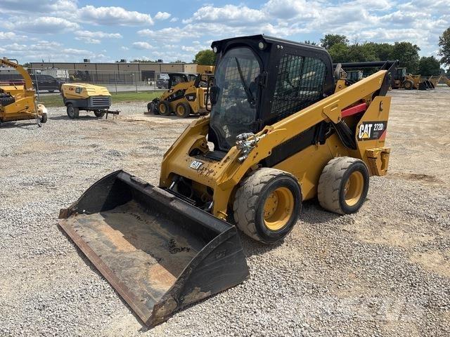 CAT 272D2 XHP  스키드로더