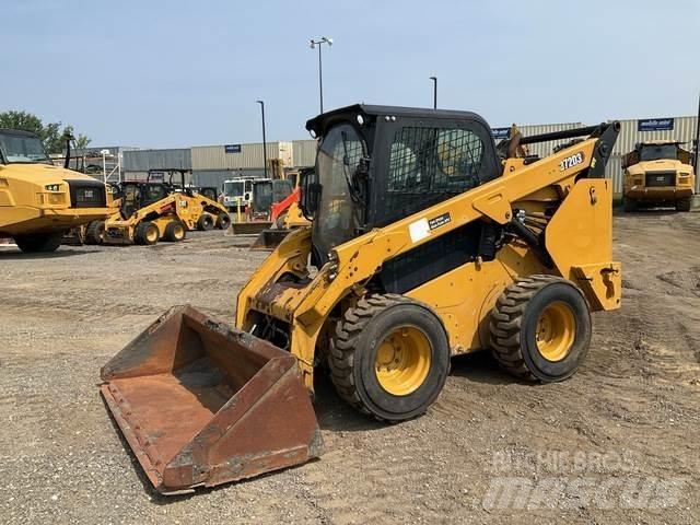 CAT 272D3  스키드로더
