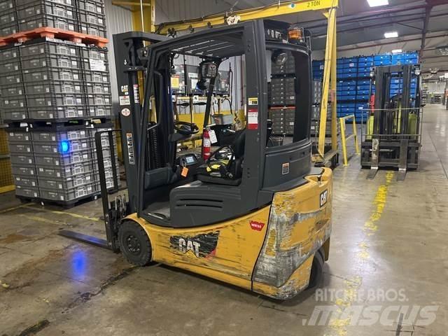 CAT 2ET3000 전동 지게차