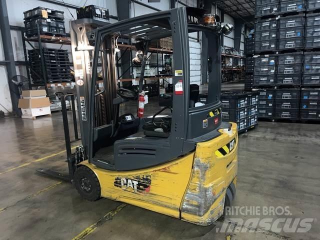 CAT 2ET3000 전동 지게차