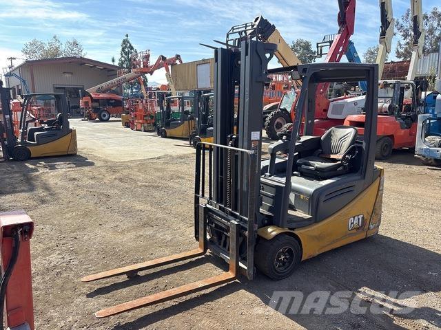 CAT 2ET4000 전동 지게차