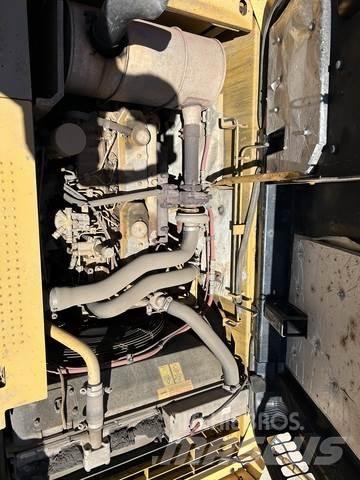 CAT 320D 대형 굴삭기 29톤 이상