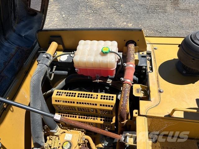 CAT 320E L 대형 굴삭기 29톤 이상