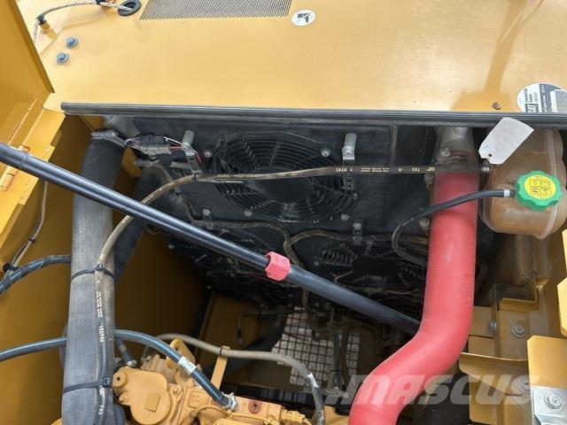 CAT 320GC 대형 굴삭기 29톤 이상