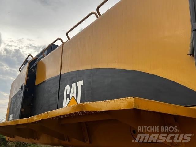 CAT 390DL 대형 굴삭기 29톤 이상