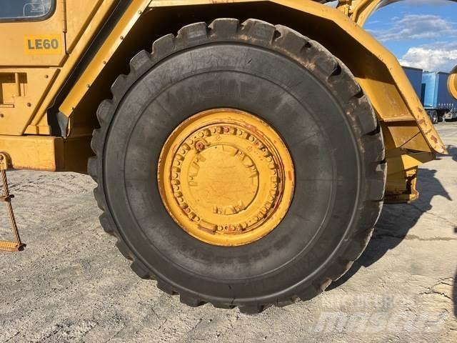 CAT 621G 스크레이퍼