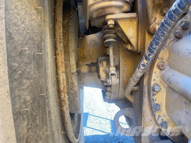 CAT 651 급수차