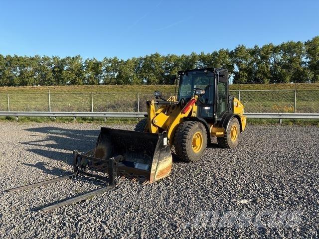 CAT 906  휠로우더