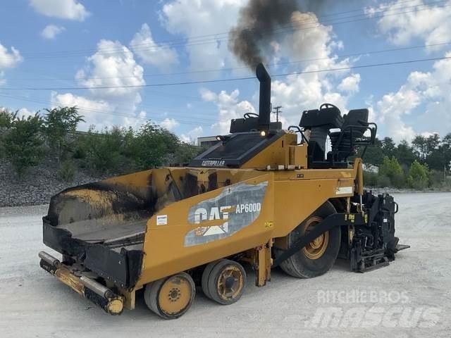 CAT AP-600D 아스팔트 포장장비