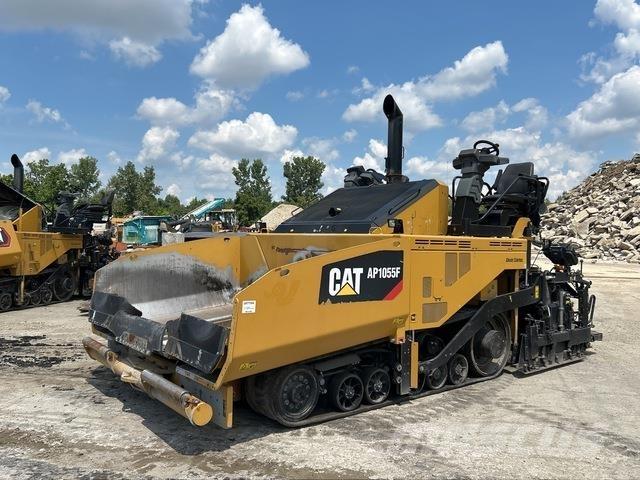 CAT AP1055F 아스팔트 포장장비