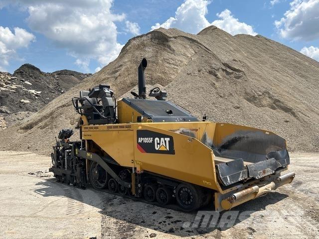 CAT AP1055F 아스팔트 포장장비