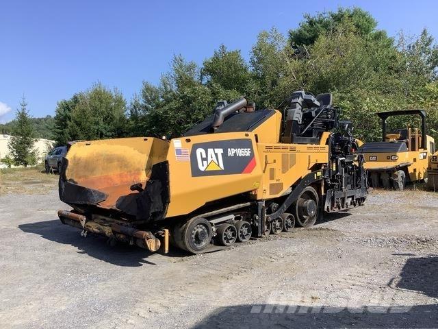 CAT AP1055F 아스팔트 포장장비