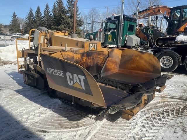 CAT AP255E 아스팔트 포장장비