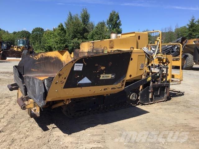 CAT AP255E 아스팔트 포장장비